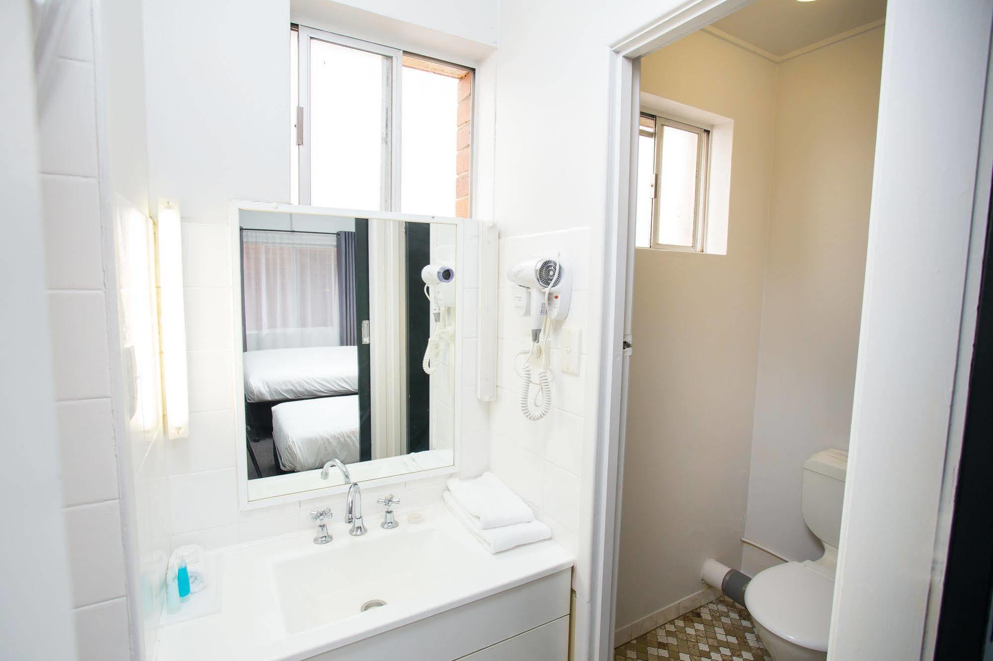 Downs Motel Toowoomba Esterno foto