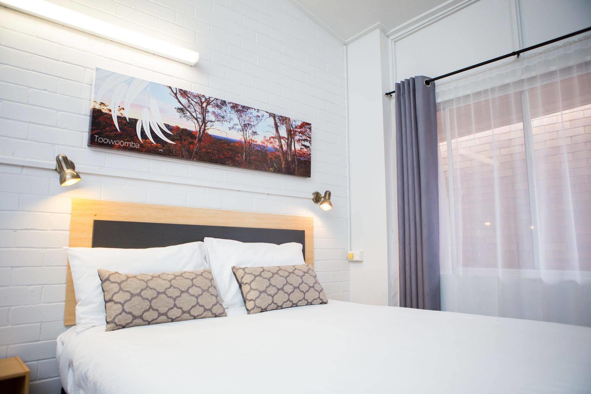 Downs Motel Toowoomba Esterno foto