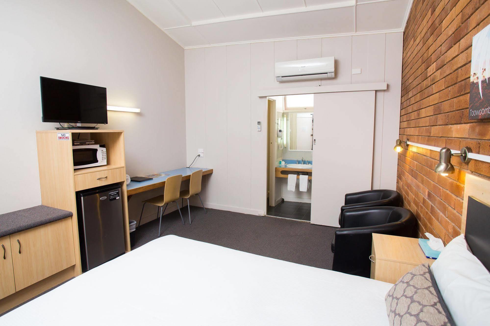 Downs Motel Toowoomba Esterno foto
