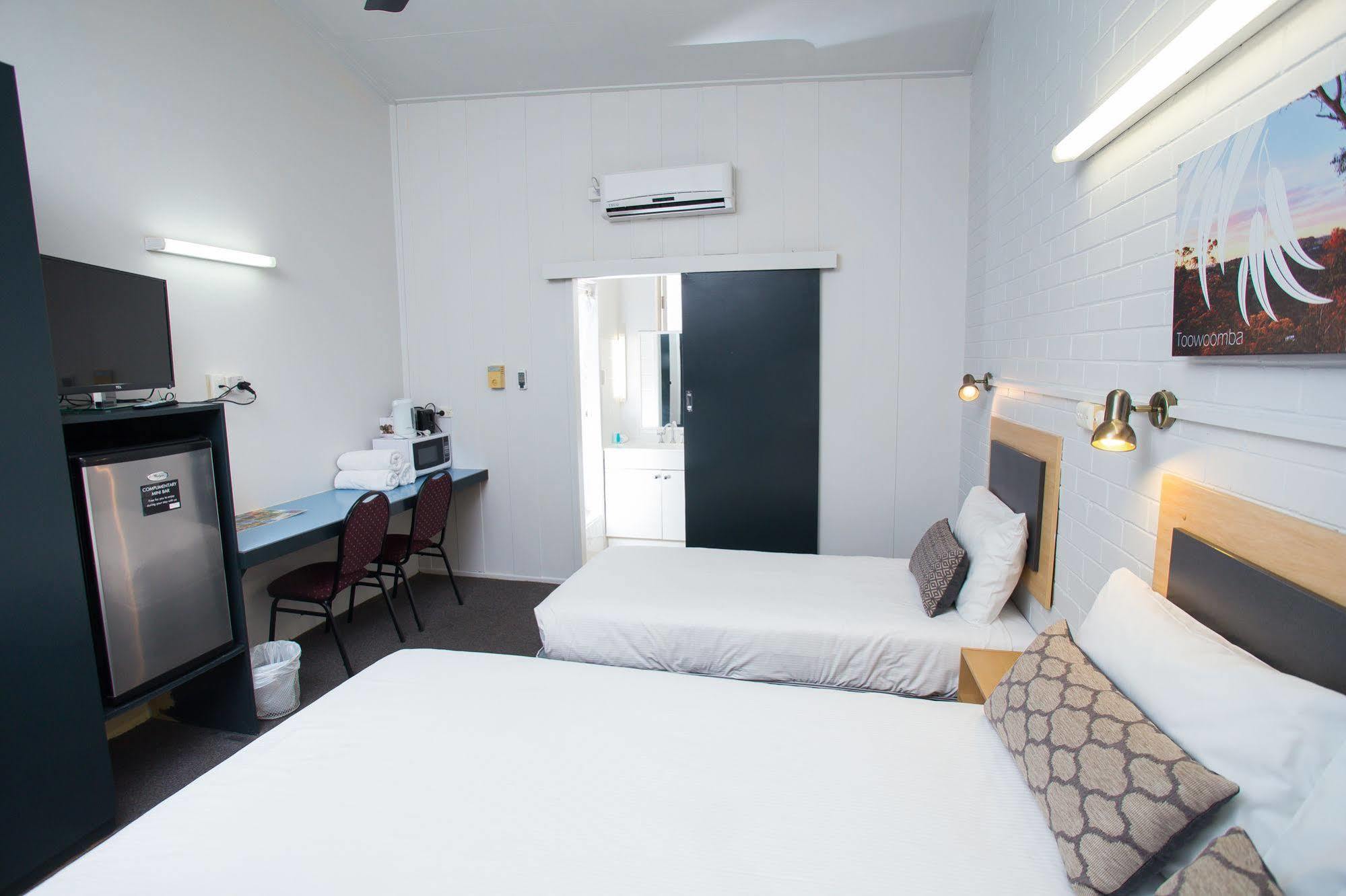 Downs Motel Toowoomba Esterno foto